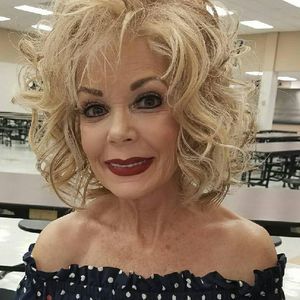 Meet your Posher, Debbie